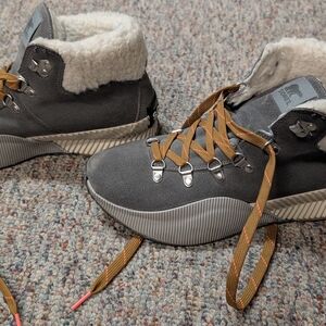 Sorel Gray and Tan High-Top Boots